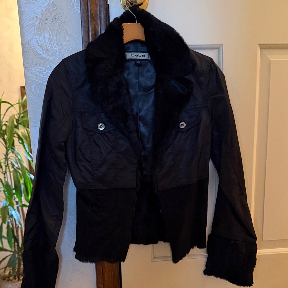 Bebe Women's Black Faux Fur Trim Blazer